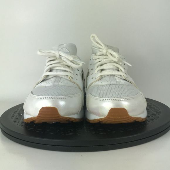Nike Huarache Run SE GS White/Gum Prism 904538-101 Women's Size 8.5 (7Y) - Picture 2 of 12